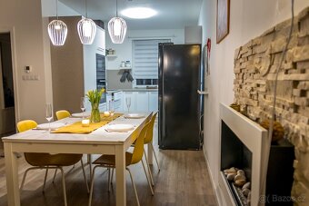 Rozkládací stůl IKEA Bjursta (175 či 240 x 90 cm) + 4 židle - 3