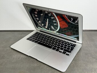 MacBook Air 13'' 2015 / i5 / 4GB / 128GB SSD - DPH - 3