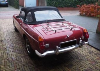 MG B 1.8 Roadster, r. v. 1976, červená metalíza - 3