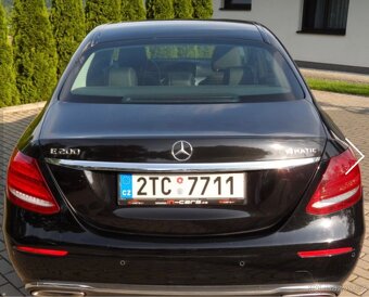 Mercedes-Benz E 200 4 Matic - 3