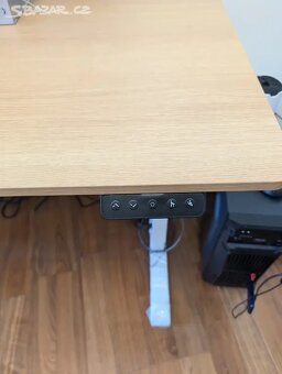 Výškově nastavitelný elektrický stůl (110 x 60 cm) - 3