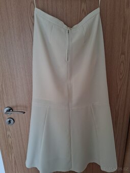 Světlý atypický letní kostým - 3