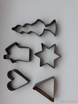 Starožitná vykrajovátka na cukroví - 3