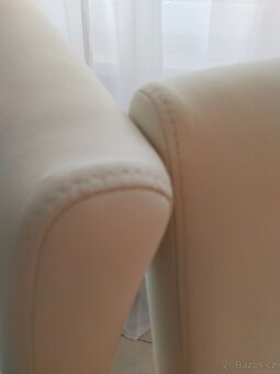 Bílé koženkové židle - 3