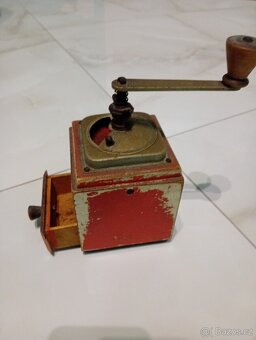 Mlýnek na kávu - 3