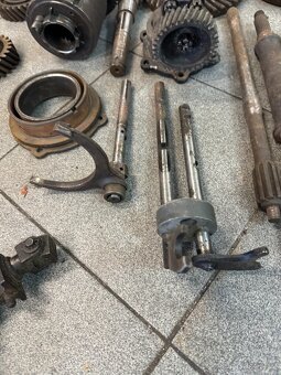 Nahradní díly Tatra 87 - 3