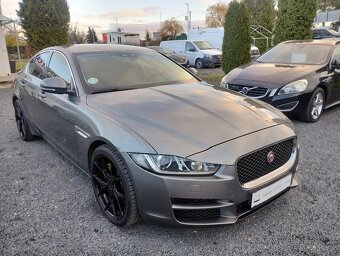 JAGUAR XE 2017 2.0D 132kW,VÝHŘEVY,NAVI,TEMPOMAT,SERVISKA - 3
