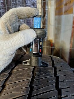 2celoroční pneu 215/70R15 C - 3
