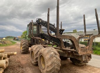 Vyvážecí souprava JOHN DEERE 1010D - 3