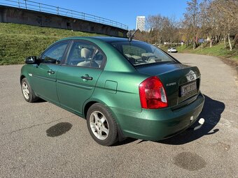 Hyundai Accent 1,4i 71KW, NOVÁ STK, TAŽNÉ, MANUÁL - 3