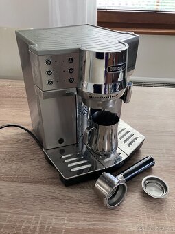 Espresso De'Longhi EC850 nerez - 3