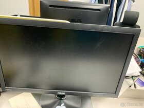 LCD monitor 21 / 22 palců x 6 - 3