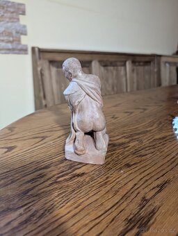 Hliněná soška - 3