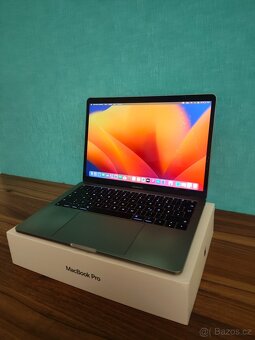 MacBook Pro 2017 | i5 • 8GB • 256GB - 3