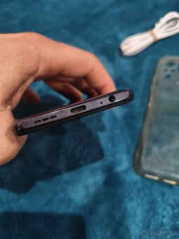 Poco m5s.
6/128 - 3