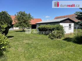 Prodej bývalé zemědělské usedlosti v obci Milčice okres Nymb - 3