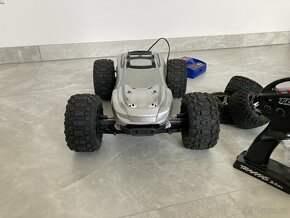 Traxxas Rustler 1:10 VXL 4WD - 3