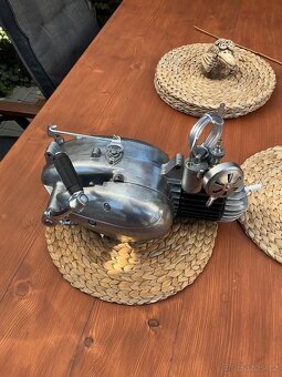 Prodám repasovaný motor Jawa 550/555 pařez - 3