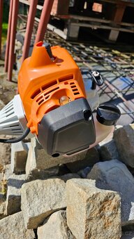 Prodám Křovinořez Stihl FS 235 1 rok starý v záruce - 3