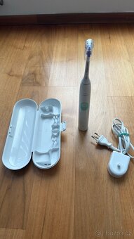 Sonický kartáček Philips Sonicare 4300+nabíječka+pouzdro - 3