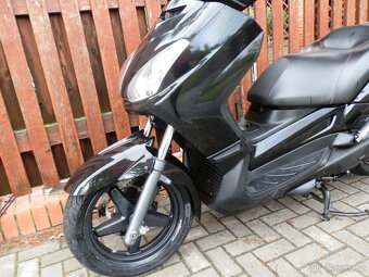 Yamaha X-Max 125 (2009) - 3