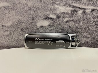 Sony Walkman NW-S605 2GB přehrávač médií - 3
