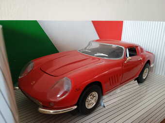 1:18 ERTL - Ferrari 275 GTB4 (1966) - 3