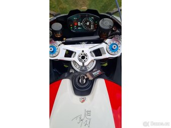 Ducati Panigale V2 Bayliss s doplňky - 3