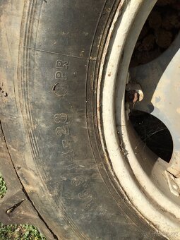 Zadní pneu 16,9-28 - 3