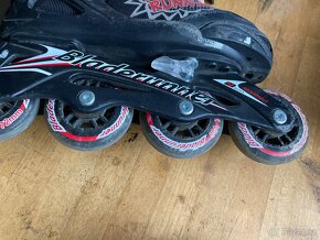 Nastavitelné inline brusle 32-35 - 3