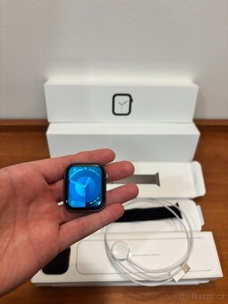 Apple Watch Series 4 44mm GPS - Space Gray - 3
