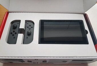 Nintendo Switch a příslušenství - 3