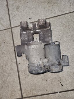 Elektrický třmen pravý mercedes c-class c220 c205 - 3