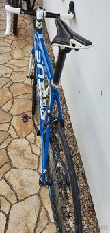 Karbonové silniční kolo - 3