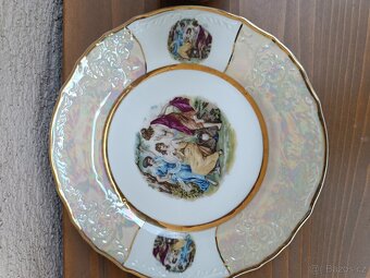 Sklo a porcelán, mosazná váza - 3