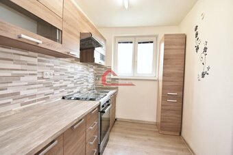 Pronájem, byt 3+1 Hodonín, Skácelova, balkon, 2 sklepy, CP 6 - 3