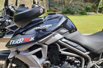 Triumph tiger 800 xcx - 3