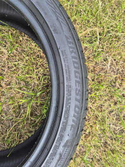 Bridgestone Potenza 235/40 R19 - 3