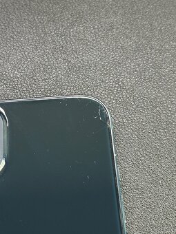 iPhone 13 128 GB tmavě modrý – 85 % baterie, bohaté přísluš. - 3