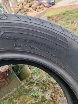 Pneu 235/65r18 106w použité - 3