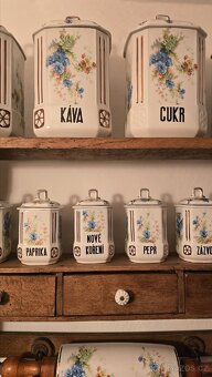 Porcelánové secesní kořenky - 3