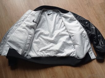 Oboustranný bomber Nike - M (L) jako nový - 3