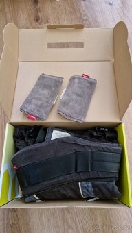 Manduca ergonomické nosítko s chrániči popruhů - 3