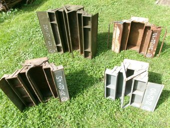 Prodám nádrže na moto a díly na Škoda 100, zadní čelo a zadn - 3