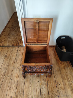 Ručně vyřezávaná truhla z exotického dřeva - 3