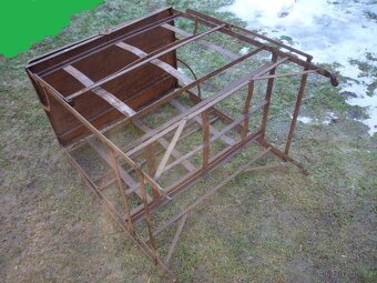 prodám starou kovovou skládací postel - rozměr š-85 cm, délk - 3