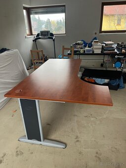 Kancelářsky stůl do L - 3