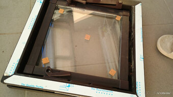 Plastove vyklopne okenko - 3