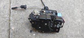 Zámek centrálu dveří LP ŠKODA FABIA
- 3