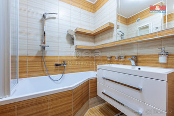 Prodej bytu 4+1, 77 m², Chodov, ul. Husova - 3